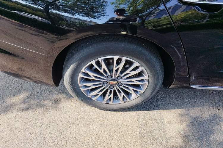 Used Hongqi H5 2024 1.5T DCT Smart Connect Flagship Edition Right Rear Wheel Hub