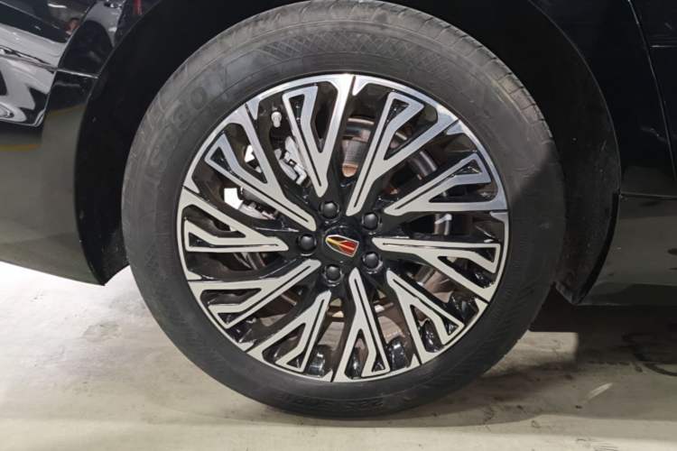 Used Hongqi H5 2024 2.0T Automatic Smart Connect Flagship Edition Right Rear Wheel Hub