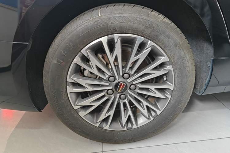Used Hongqi H5 2024 1.5T DCT Smart Connect Flagship Edition Right Rear Wheel Hub