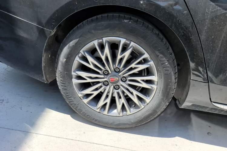 Used Hongqi H5 2024 1.5T DCT Smart Connect Flagship Edition Right Rear Wheel Hub