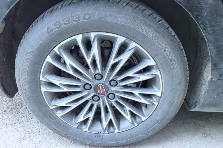 Used Hongqi H5 2024 1.5T DCT Smart Connect Flagship Edition Right Rear Wheel Hub