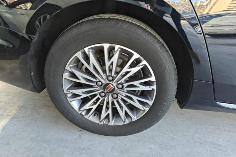 Used Hongqi H5 2024 1.5T DCT Smart Connect Flagship Edition Right Rear Wheel Hub