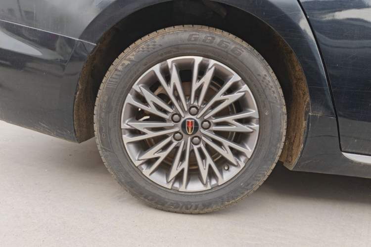 Used Hongqi H5 2024 1.5T DCT Smart Connect Flagship Edition Right Rear Wheel Hub