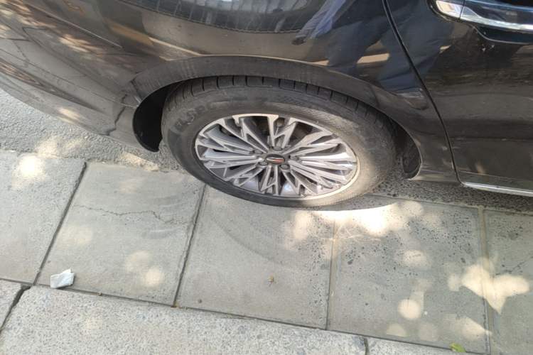 Used Hongqi H5 2024 1.5T DCT Smart Connect Flagship Edition Right Rear Wheel Hub