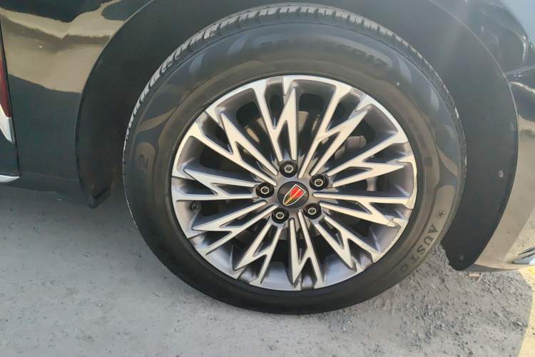 Used Hongqi H5 2024 1.5T DCT Smart Connect Flagship Edition Right Rear Wheel Hub