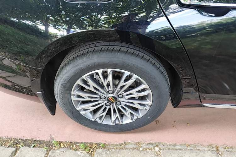 Used Hongqi H5 2024 1.5T DCT Smart Connect Flagship Edition Right Rear Wheel Hub