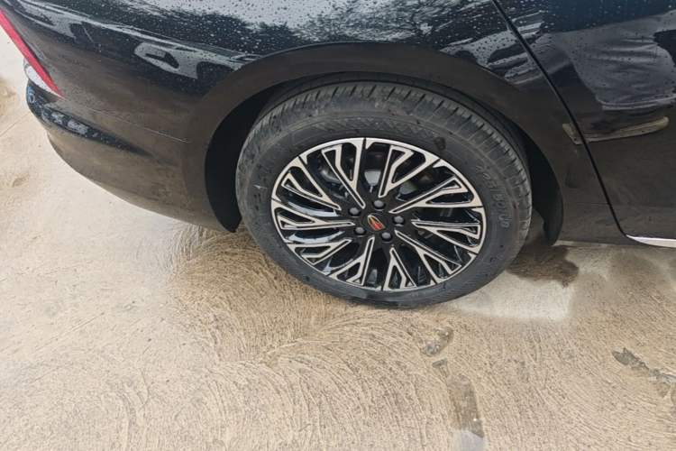 Used Hongqi H5 2024 1.5T HEV Smart Connect Flagship Edition Right Rear Wheel Hub