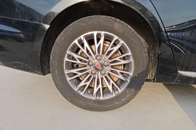 Used Hongqi H5 2024 1.5T DCT Smart Connect Flagship Edition Right Rear Wheel Hub