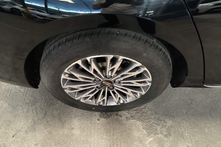 Used Hongqi H5 2024 1.5T DCT Smart Connect Flagship Edition Right Rear Wheel Hub
