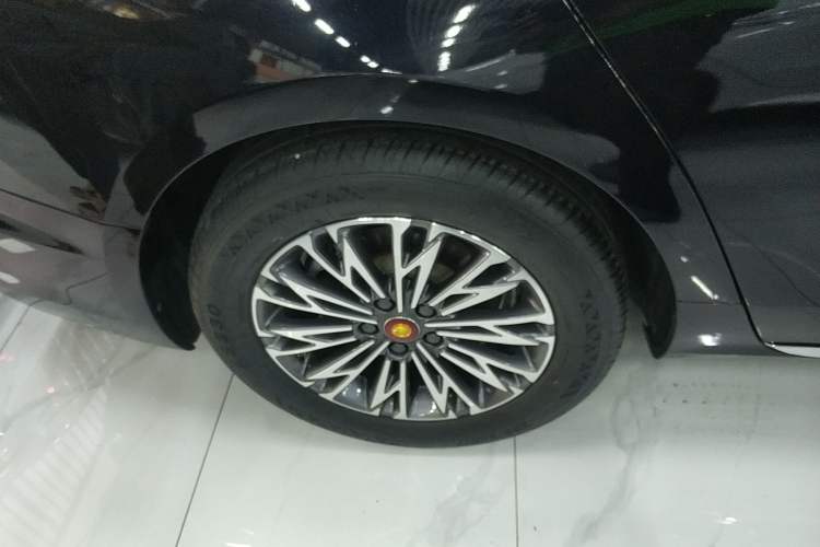 Used Hongqi H5 2024 2.0T Automatic Smart Connect Flagship Edition Right Rear Wheel Hub