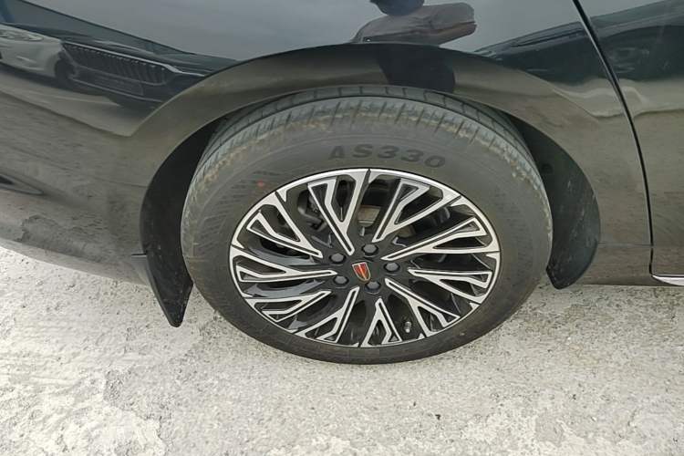 Used Hongqi H5 2024 2.0T Automatic Smart Connect Flagship Edition Right Rear Wheel Hub