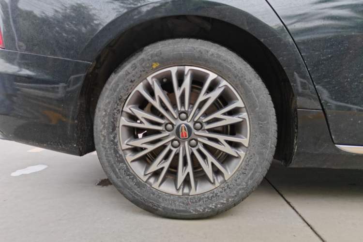 Used Hongqi H5 2024 1.5T DCT Smart Connect Flagship Edition Right Rear Wheel Hub