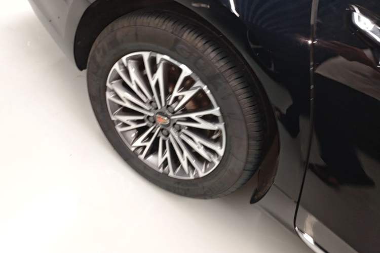Used Hongqi H5 2024 1.5T DCT Smart Connect Flagship Edition Right Rear Wheel Hub
