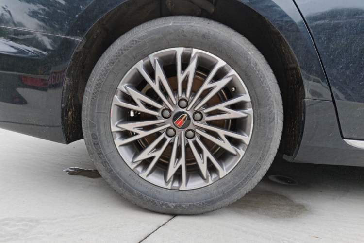Used Hongqi H5 2024 1.5T DCT Smart Connect Flagship Edition Right Rear Wheel Hub