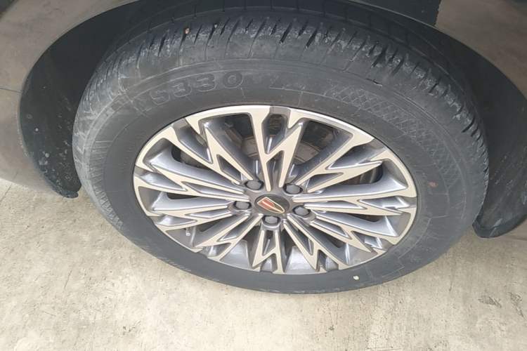 Used Hongqi H5 2024 1.5T DCT Smart Connect Flagship Edition Right Rear Wheel Hub