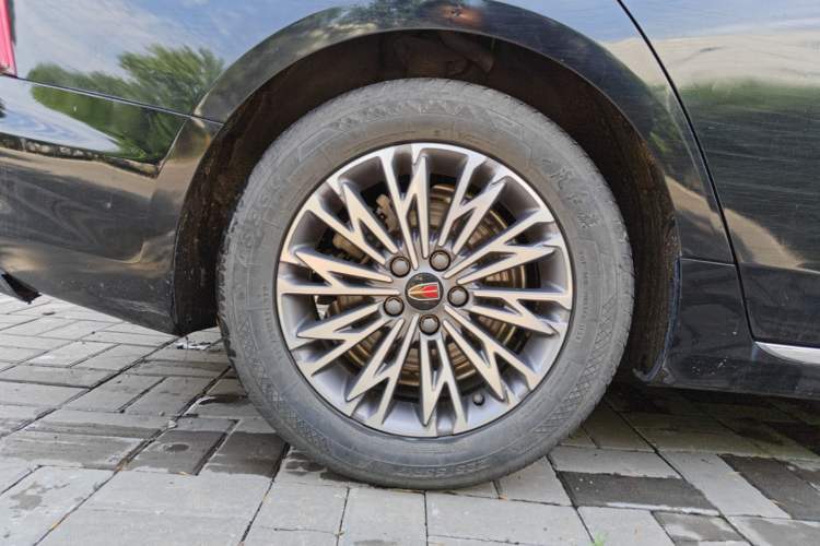 Used Hongqi H5 2024 1.5T DCT Smart Connect Flagship Edition Right Rear Wheel Hub