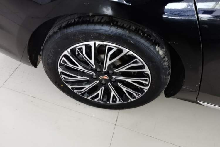 Used Hongqi H5 2024 2.0T Automatic Smart Connect Flagship Edition Right Rear Wheel Hub