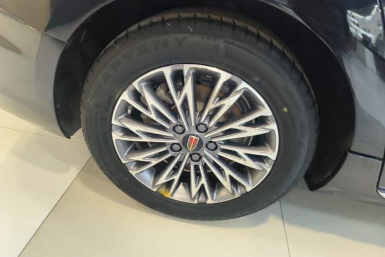 Used Hongqi H5 2024 1.5T DCT Smart Connect Flagship Edition Right Rear Wheel Hub