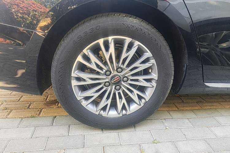 Used Hongqi H5 2024 1.5T DCT Smart Connect Flagship Edition Right Rear Wheel Hub