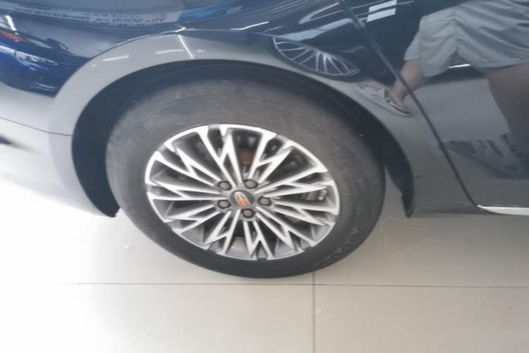 Used Hongqi H5 2024 2.0T Automatic Smart Connect Flagship Edition Right Rear Wheel Hub