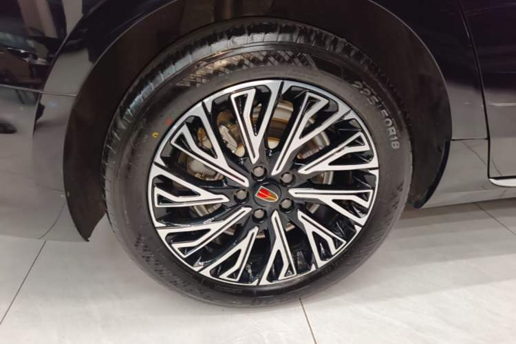 Used Hongqi H5 2024 2.0T Automatic Smart Connect Flagship Edition Right Rear Wheel Hub
