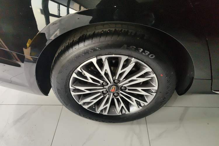 Used Hongqi H5 2024 1.5T DCT Smart Connect Flagship Edition Right Rear Wheel Hub