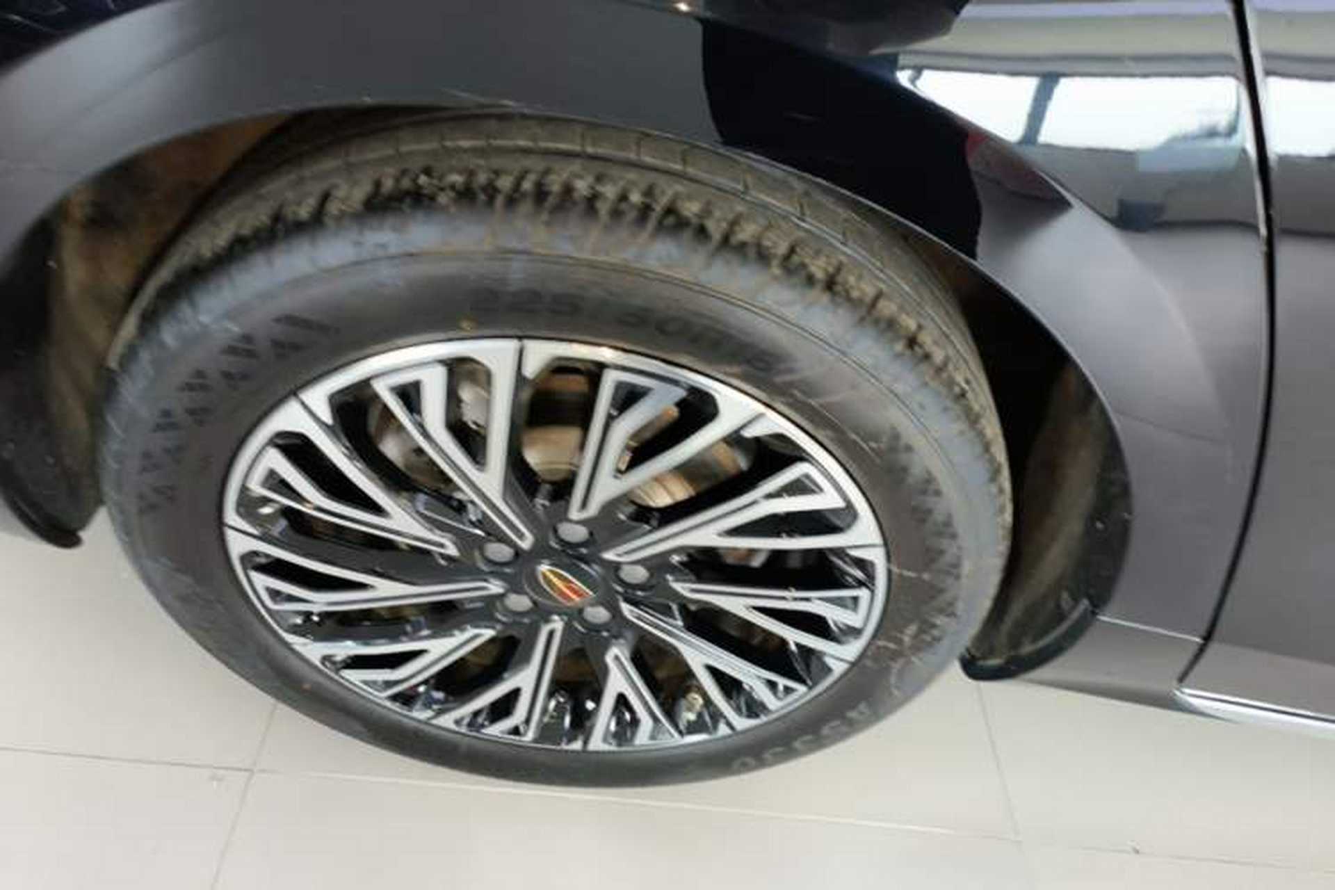 Used Hongqi H5 2024 2.0T Automatic Smart Connect Flagship Edition Right Rear Wheel Hub