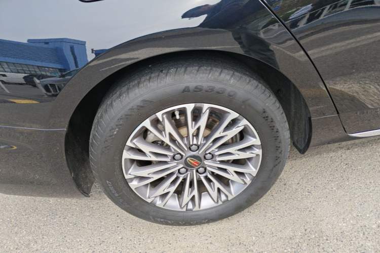 Used Hongqi H5 2024 2.0T Automatic Smart Connect Flagship Edition Right Rear Wheel Hub