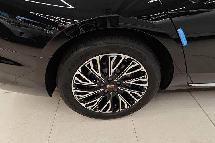 Used Hongqi H5 2024 2.0T Automatic Smart Connect Flagship Edition Right Rear Wheel Hub