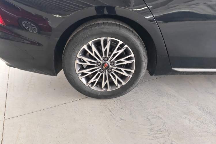 Used Hongqi H5 2024 1.5T DCT Smart Connect Flagship Edition Right Rear Wheel Hub