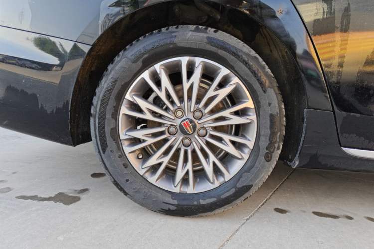 Used Hongqi H5 2024 1.5T DCT Smart Connect Flagship Edition Right Rear Wheel Hub