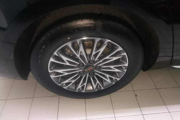 Used Hongqi H5 2024 1.5T DCT Smart Connect Flagship Edition Right Rear Wheel Hub