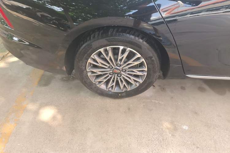 Used Hongqi H5 2024 1.5T DCT Smart Connect Flagship Edition Right Rear Wheel Hub
