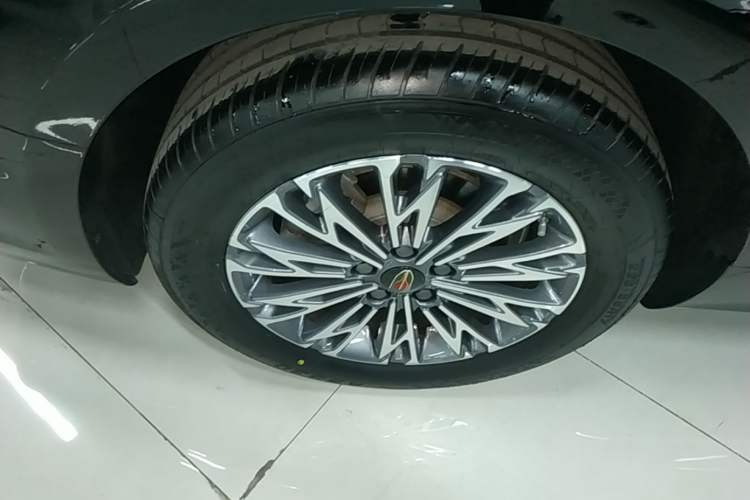 Used Hongqi H5 2024 1.5T DCT Smart Connect Flagship Edition Right Rear Wheel Hub
