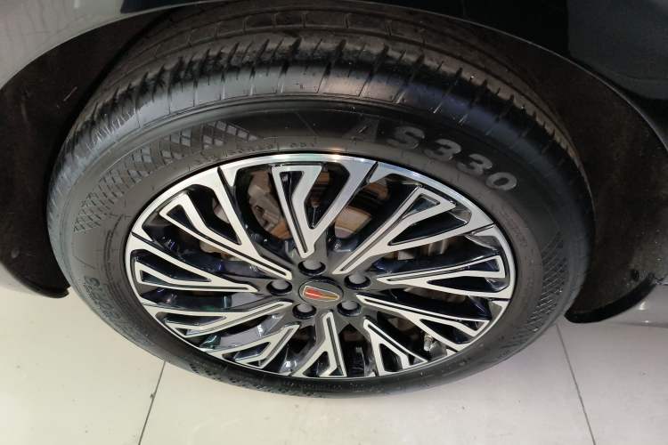 Used Hongqi H5 2024 2.0T Automatic Smart Connect Flagship Edition Right Rear Wheel Hub