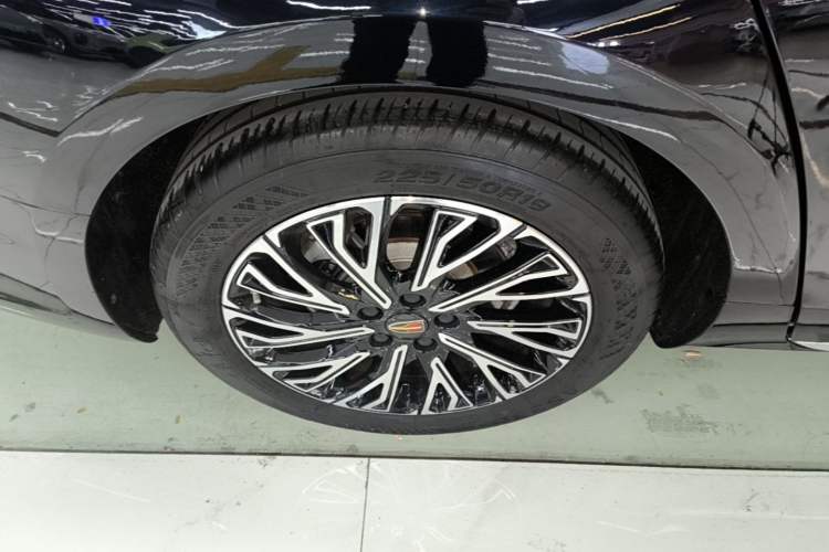 Used Hongqi H5 2024 2.0T Automatic Smart Connect Flagship Edition Right Rear Wheel Hub