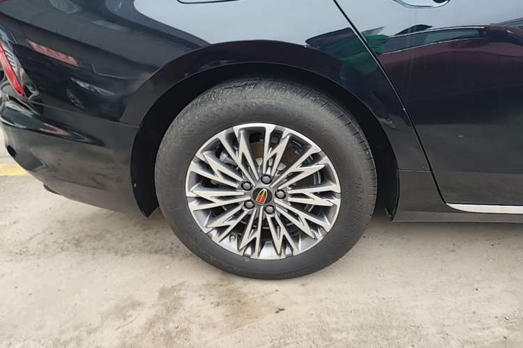 Used Hongqi H5 2024 1.5T DCT Smart Connect Flagship Edition Right Rear Wheel Hub