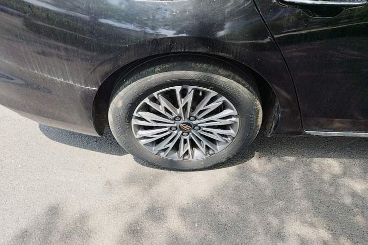 Used Hongqi H5 2024 1.5T DCT Smart Connect Flagship Edition Right Rear Wheel Hub