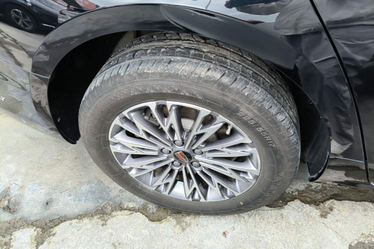Used Hongqi H5 2024 1.5T DCT Smart Connect Flagship Edition Right Rear Wheel Hub