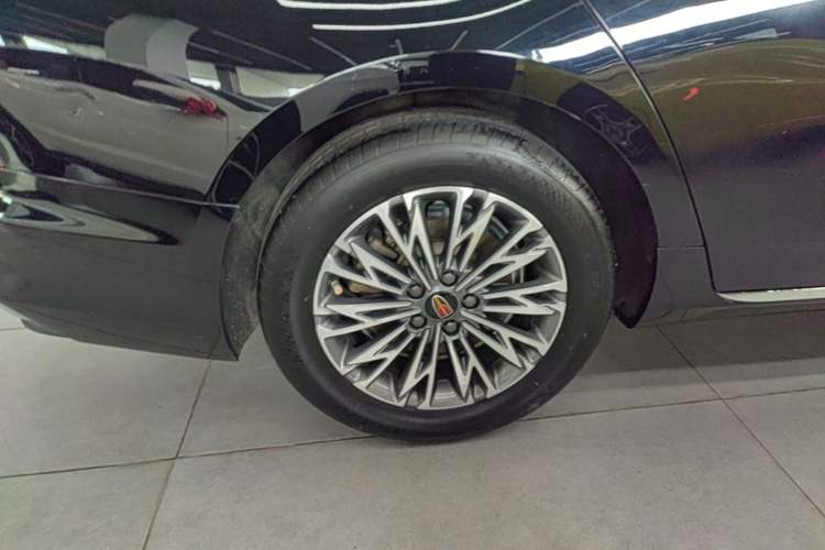 Used Hongqi H5 2024 1.5T DCT Smart Connect Flagship Edition Right Rear Wheel Hub