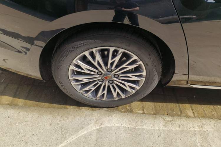 Used Hongqi H5 2024 1.5T DCT Smart Connect Flagship Edition Right Rear Wheel Hub