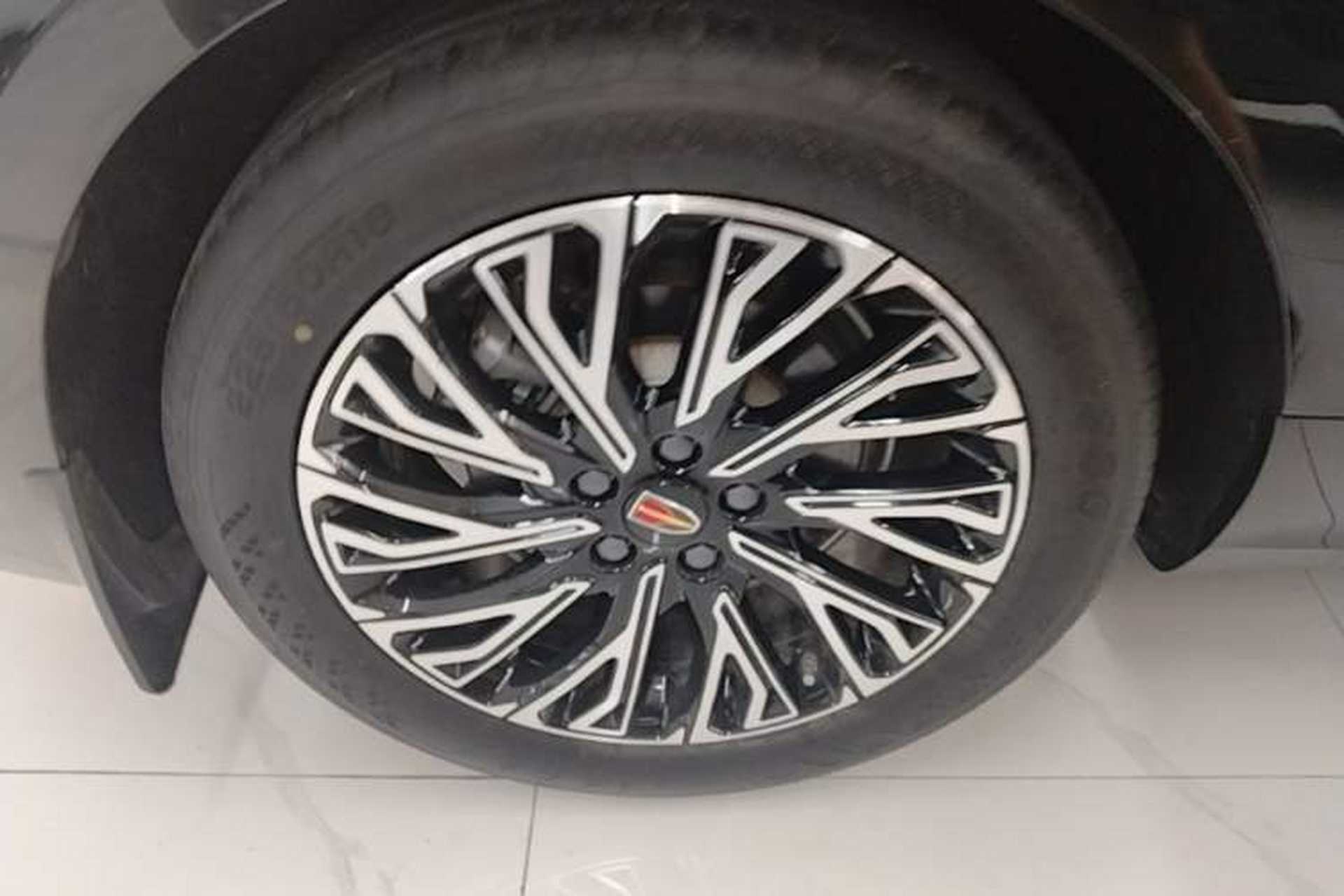 Used Hongqi H5 2024 2.0T Automatic Smart Connect Flagship Edition Right Rear Wheel Hub