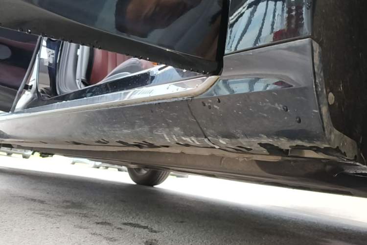 Used Hongqi H5 2024 1.5T DCT Smart Connect Flagship Edition Right Side Sill