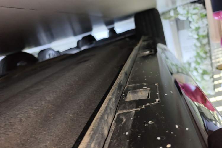 Used Hongqi H5 2024 2.0T Automatic Smart Connect Flagship Edition Right Side Sill