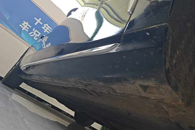 Used Hongqi H5 2024 1.5T DCT Smart Connect Flagship Edition Right Side Sill