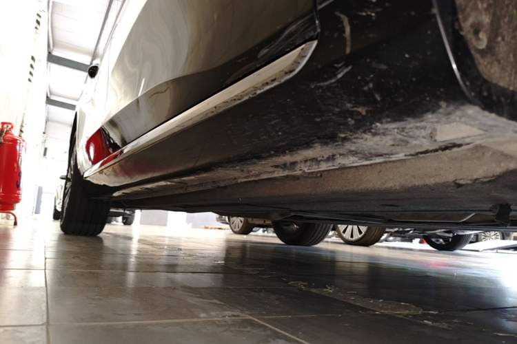 Used Hongqi H5 2024 2.0T Automatic Smart Connect Flagship Edition Right Side Sill