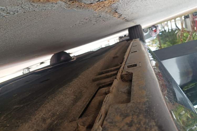 Used Hongqi H5 2024 2.0T Automatic Smart Connect Flagship Edition Right Side Sill