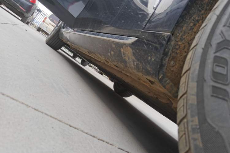 Used Hongqi H5 2024 1.5T DCT Smart Connect Flagship Edition Right Side Sill