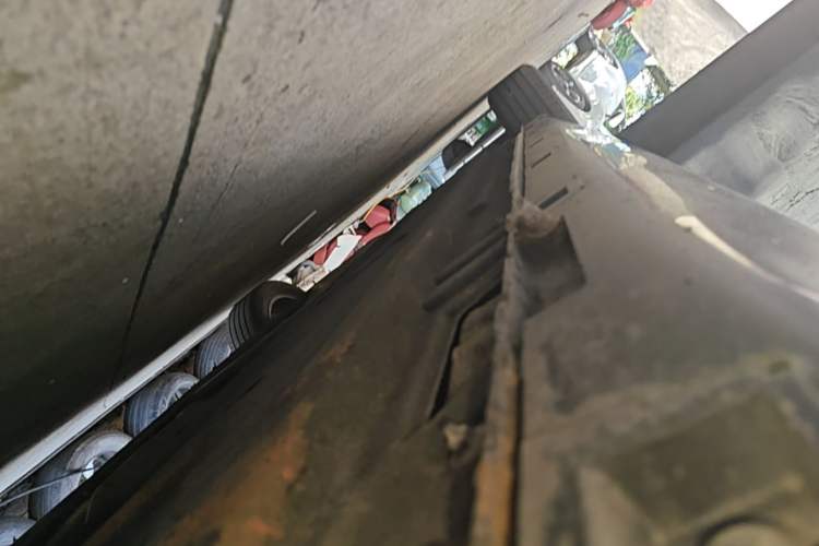 Used Hongqi H5 2024 1.5T DCT Smart Connect Flagship Edition Right Side Sill