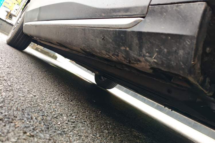 Used Hongqi H5 2024 1.5T DCT Smart Connect Flagship Edition Right Side Sill